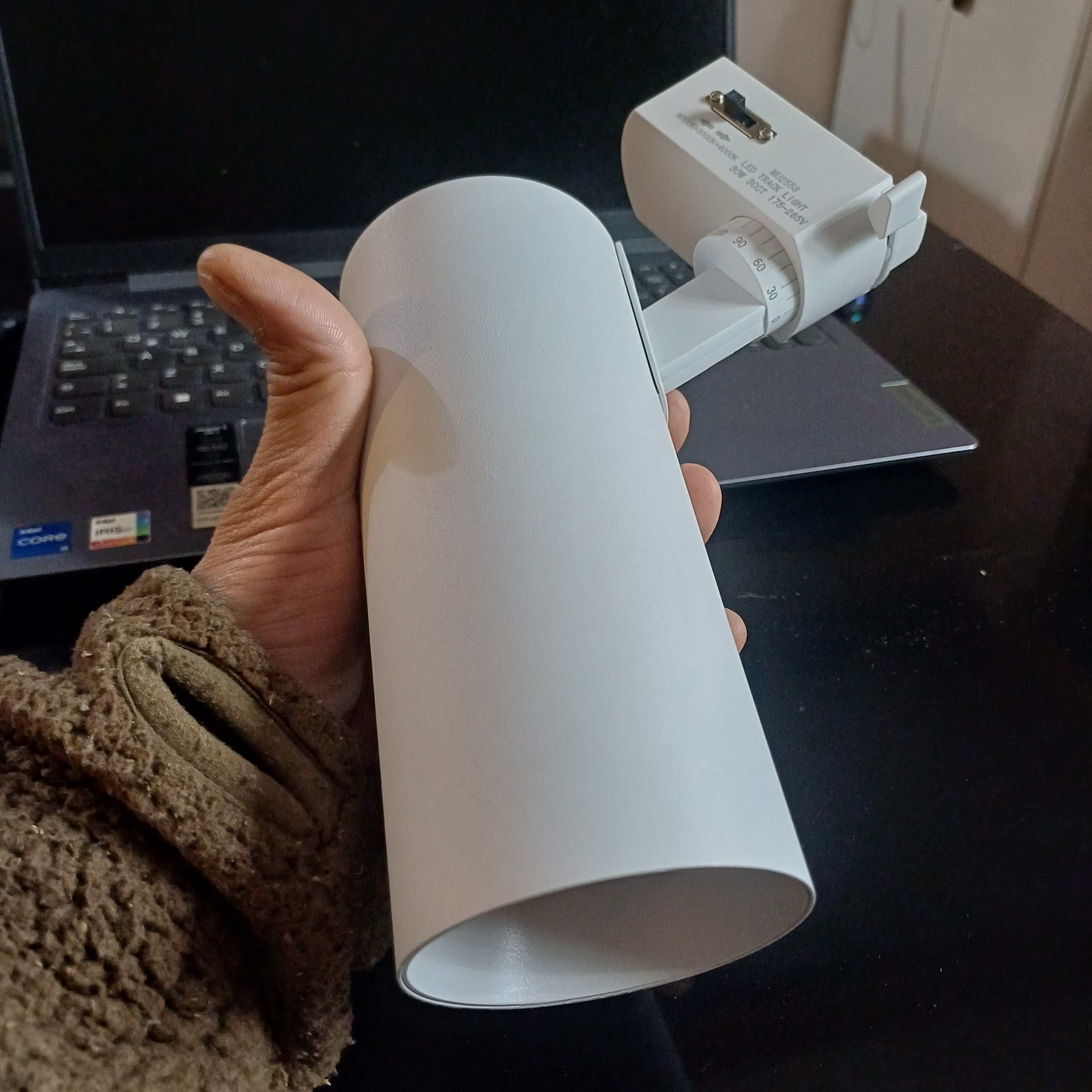 Foco dirigible 30w 3niveles de luz