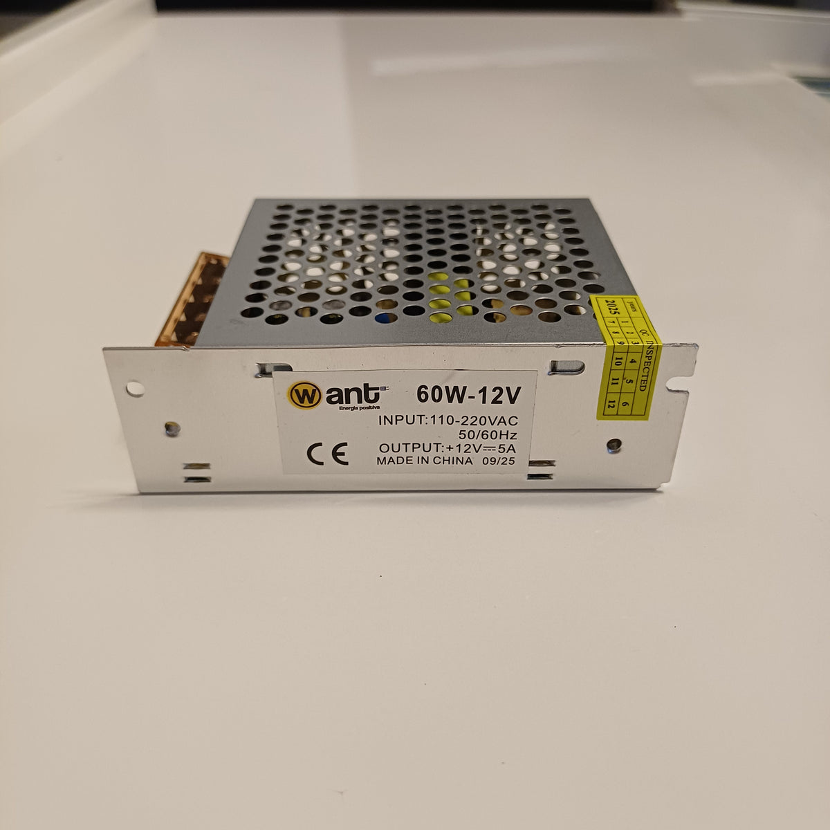 Fuente de Poder 12V 5A 60W — Gabinete Aluminio